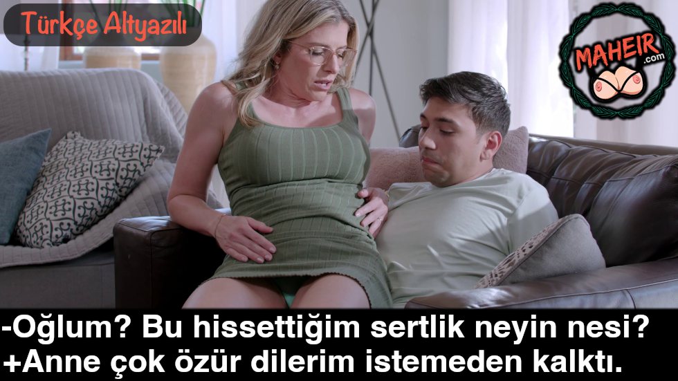 Annem Şakasına Kucağıma Oturdu İstemeden Sikim Kalktı