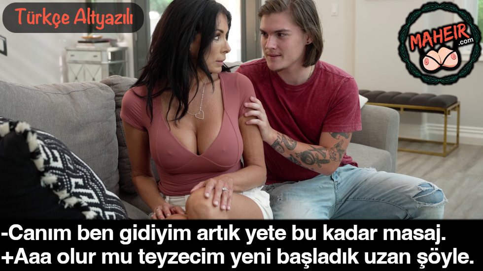 Arkadaşının Annesinin Omuzlarına Masaj Yaparken Memeleri Avuçluyor